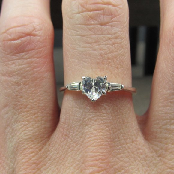 Size 8.75 Sterling Silver Love Heart Cubic Zirconia Rustic Band Ring Vintage - Picture 4 of 8